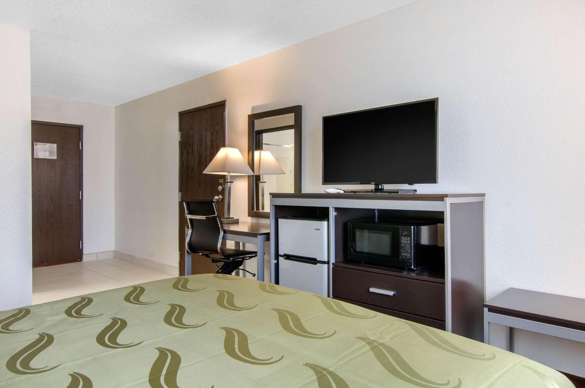 Quality Inn Russell Buitenkant foto